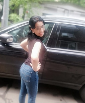 Волшебные руки и магический оральный секс - это лишь часть моих услуг. Я умею создавать атмосферу изысканного удовольствия. Позволь мне погрузить тебя в мир наслаждения и разрешить все твои фантазии стать яркой реальностью. Посмотри на мои фото и убедись, насколько я привлекательна. 📷
🌃 Живу в Москве и готова побаловать тебя в любой удобный для тебя момент. Я действительно опытная и знаю, как доставить тебе настоящее удовольствие. Мои клиенты всегда остаются довольными и возвращаются ко мне снова и снова. Мы можем насладиться вместе нежным эротическим массажем, игривыми ролевыми играми или жарким сексом. Ты заслуживаешь только лучшее, и я обеспечу тебя этим. 💋
💬 241, 42 года