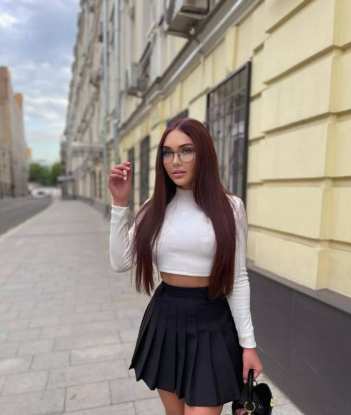 Молодая, страстная и ненасытная красотка. Готова исполнить твои самые сокровенные желания. Приятное общение и незабываемый опыт гарантированы. Позволь себе немного отрешиться и окунуться в мир наслаждения и страсти. 1320, 28 лет